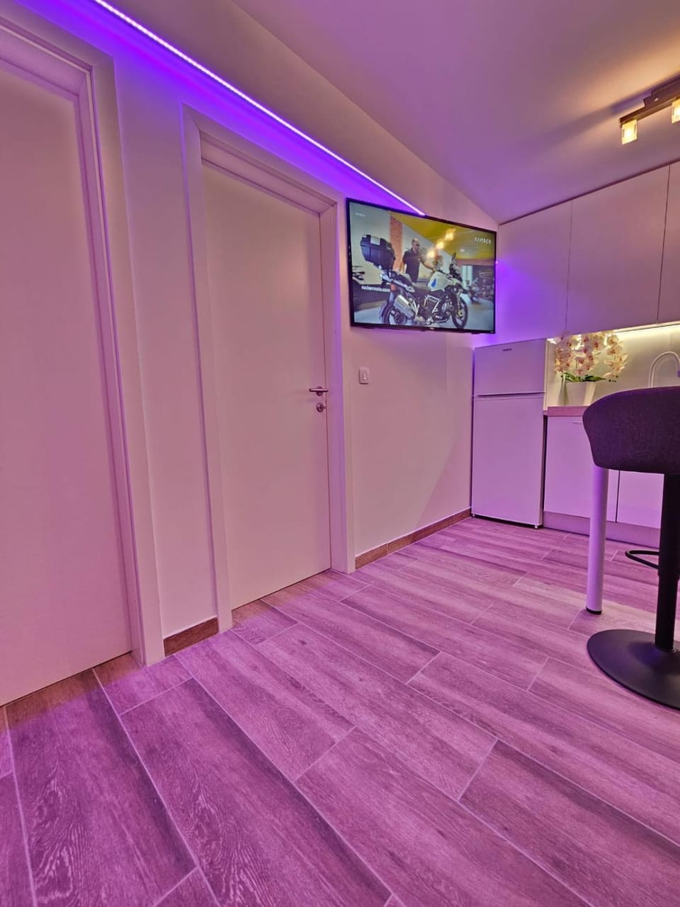 TV and multimedia, Kitchen or kitchenette