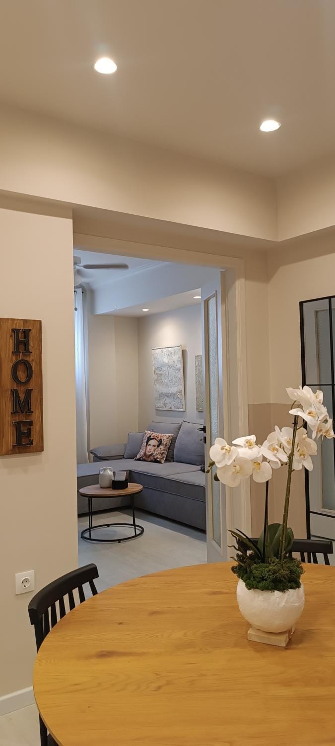 The roots of Parthenon Apartment in Athens
