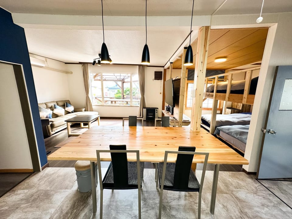 Living room, Dining area