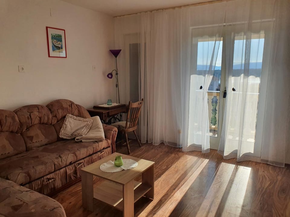 Living room, Decorative detail, Seating area