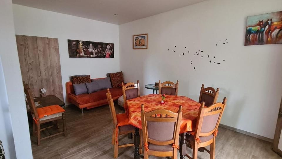 FeWo Nitteler Zauberpfoten Apartment in Trier-Saarburg