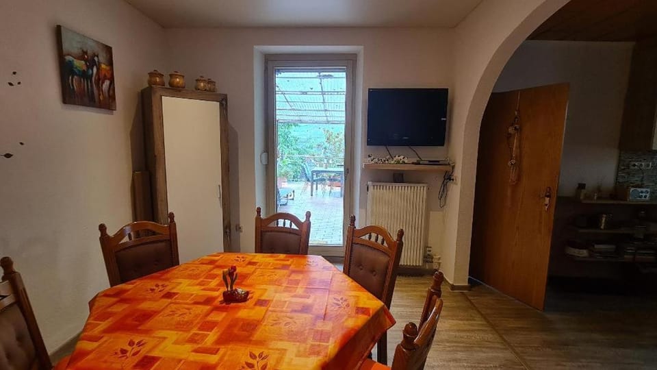 FeWo Nitteler Zauberpfoten Apartment in Trier-Saarburg