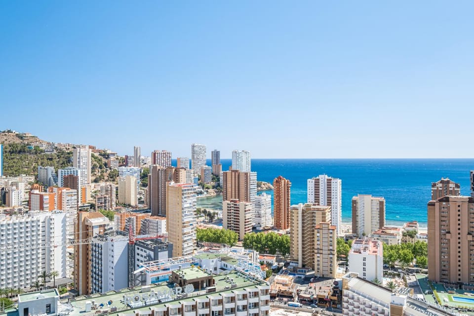 Nearby landmark, Day, Natural landscape, City view, Sea view, Location