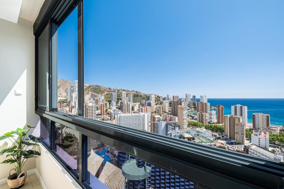 Day, Natural landscape, View (from property/room), Balcony/Terrace, City view, Sea view