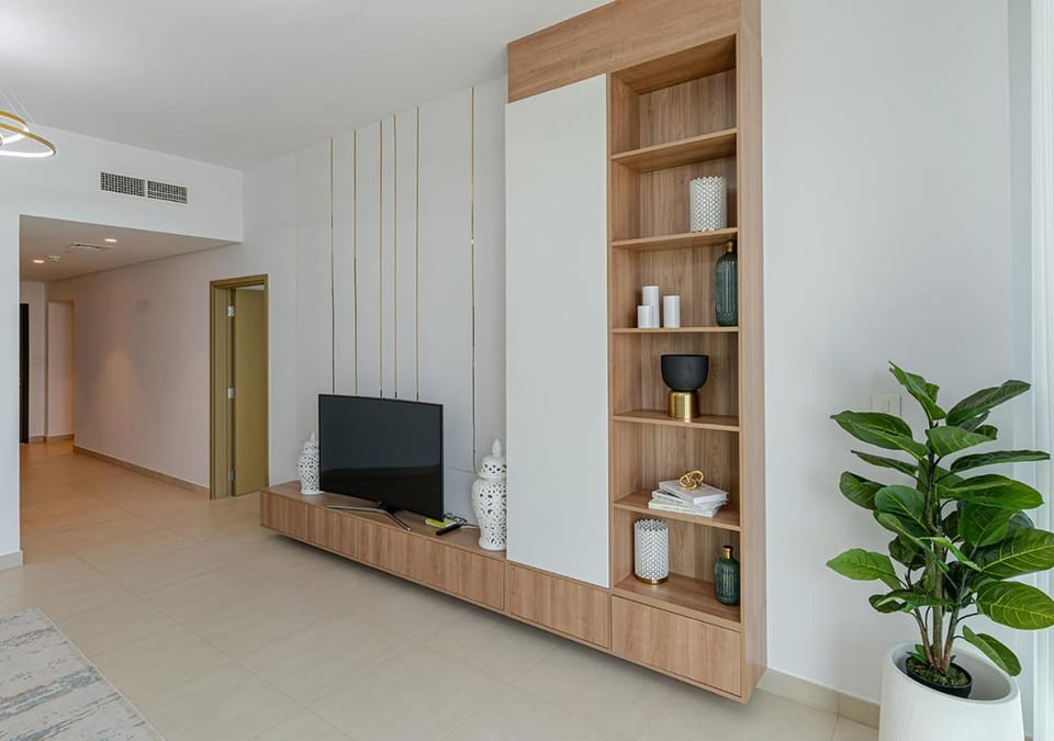 Communal lounge/ TV room, TV and multimedia, Living room, Seating area, air conditioner