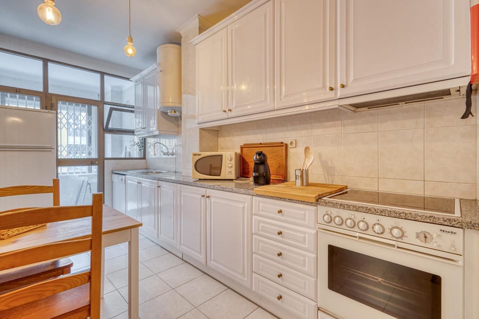 Kitchen or kitchenette, dishwasher, pet friendly, stove