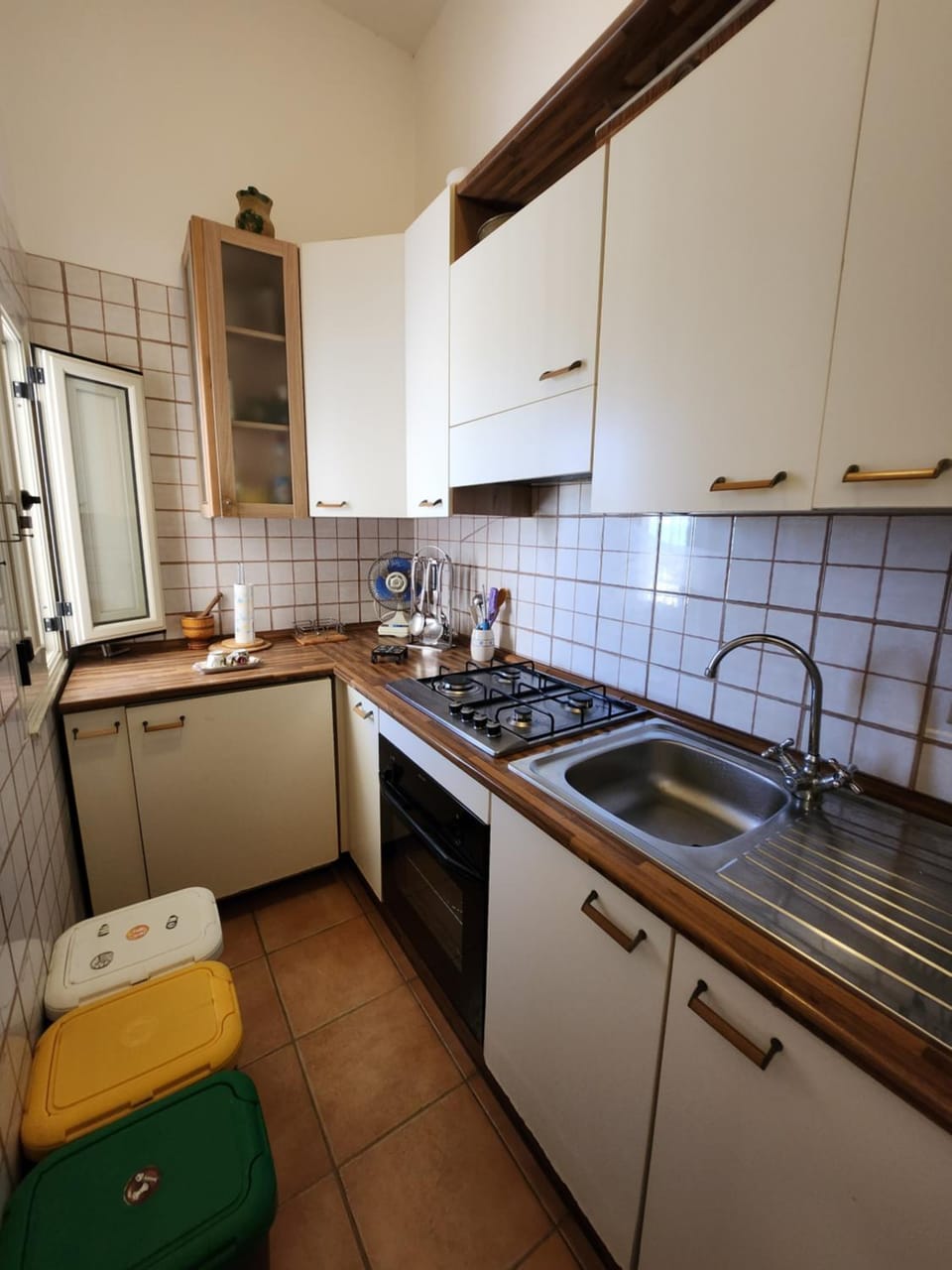Kitchen or kitchenette, stove