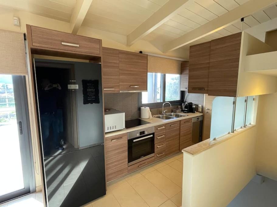 Porto - luxury penthouse, pool, walk to the beach Apartment in East Attica Regional Unit, Greece