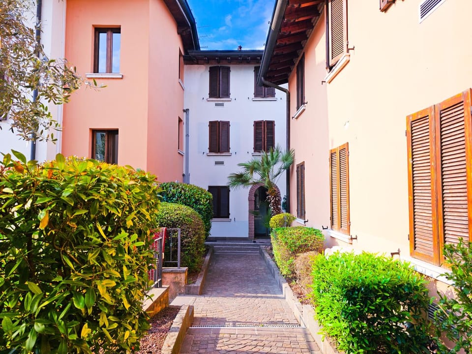 Property building, Day, Garden, Garden view