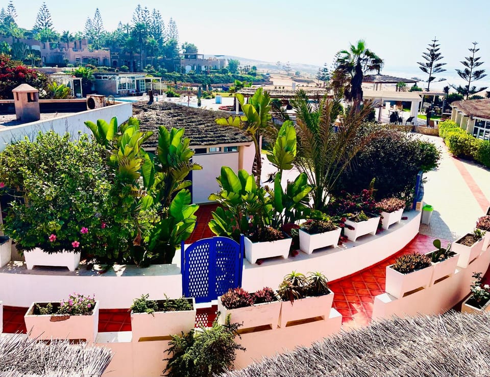 Nearby landmark, Day, Natural landscape, Garden, Garden view