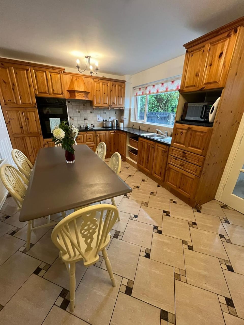 Kitchen or kitchenette, Dining area, minibar, pet friendly, stove