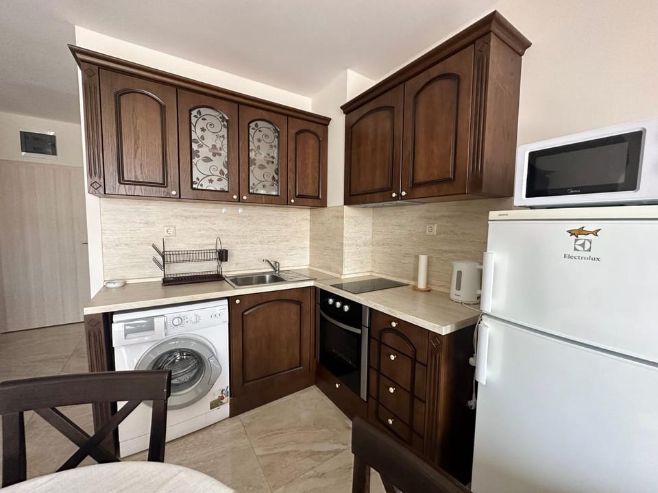 Kitchen or kitchenette, Dining area, pet friendly