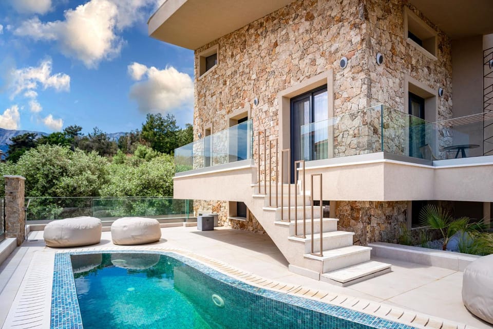 Property building, Swimming pool