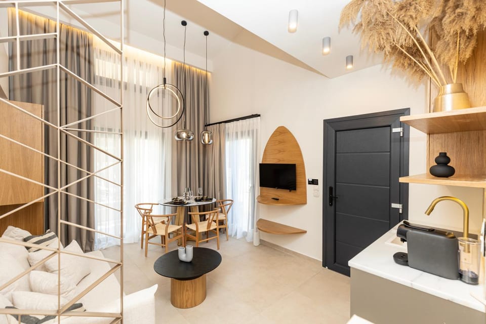 Kitchen or kitchenette, Living room