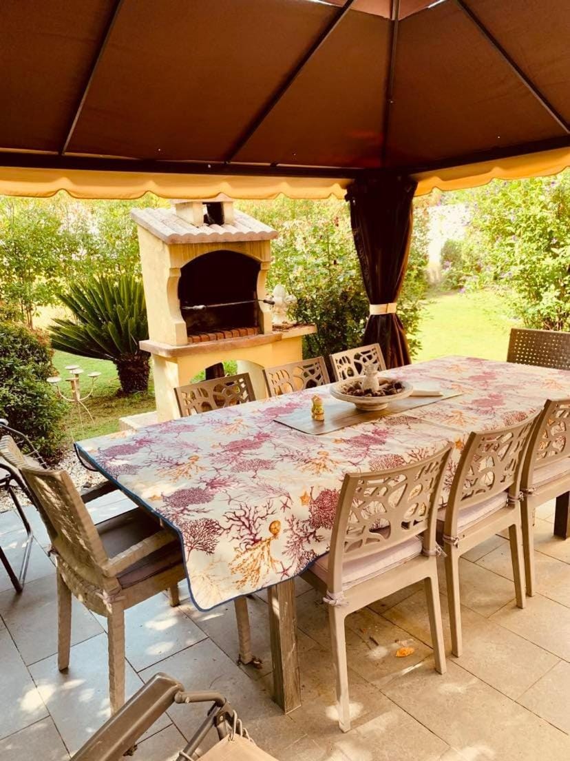 Patio, BBQ facilities, Garden