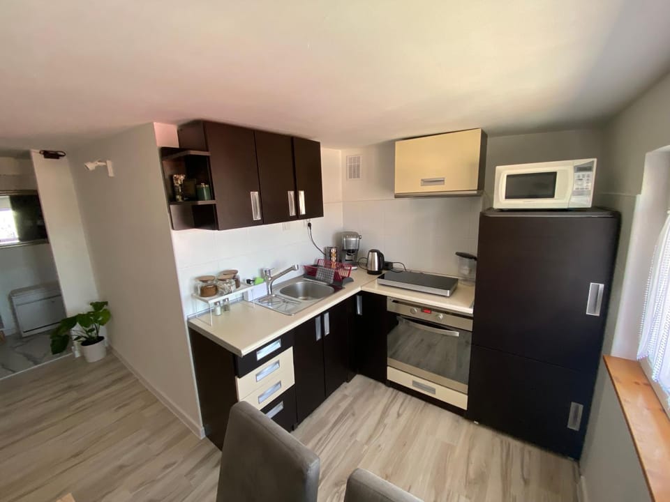 oven, pet friendly, stove