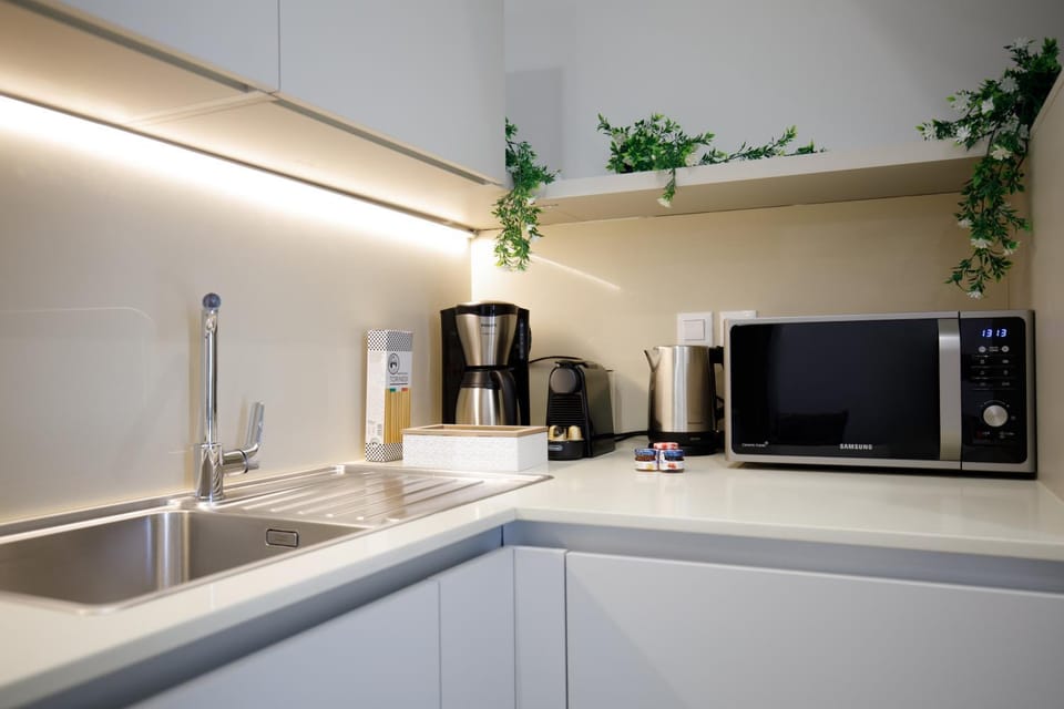 Coffee/tea facilities, Kitchen or kitchenette, microwave