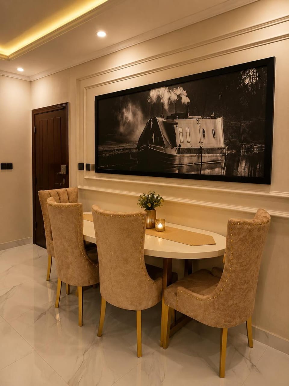 Darts, Darts, Seating area