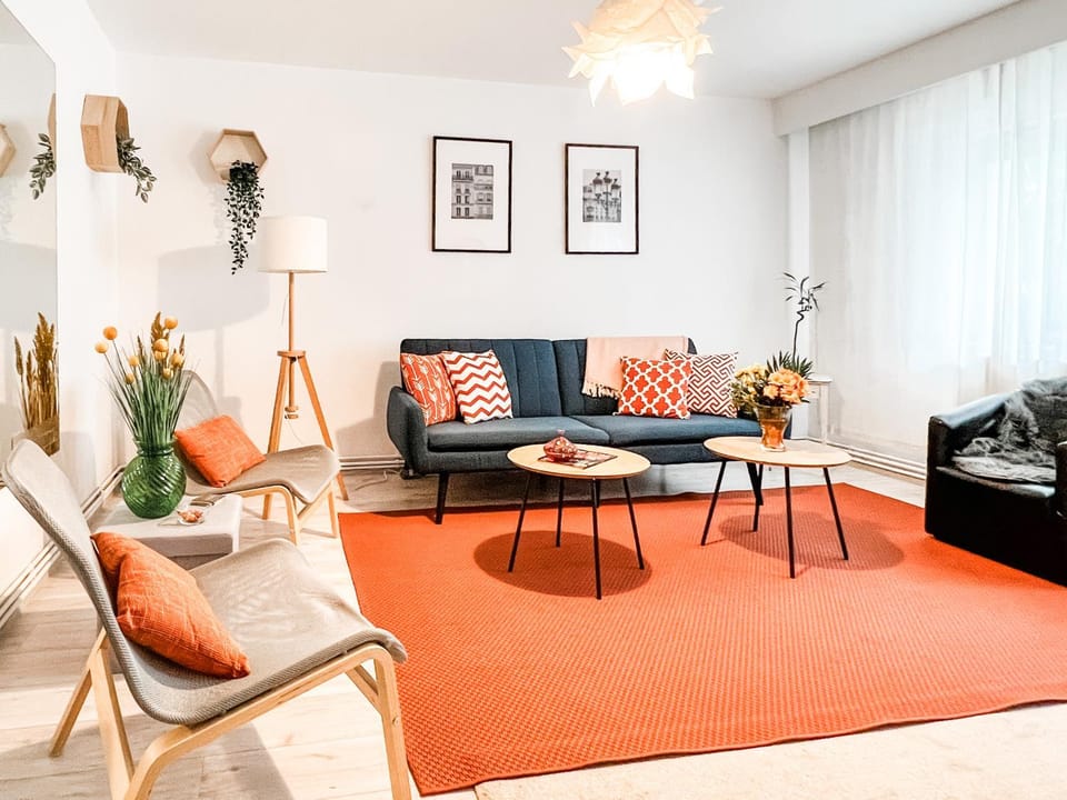 Living room, Seating area