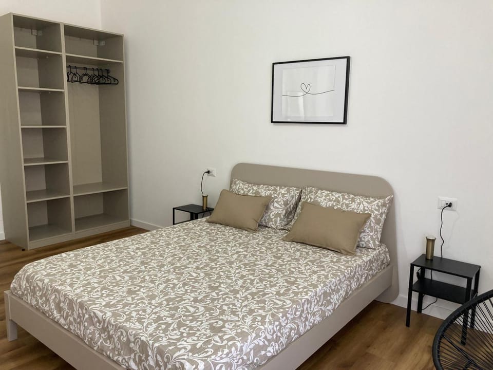 Bedroom, wardrobe