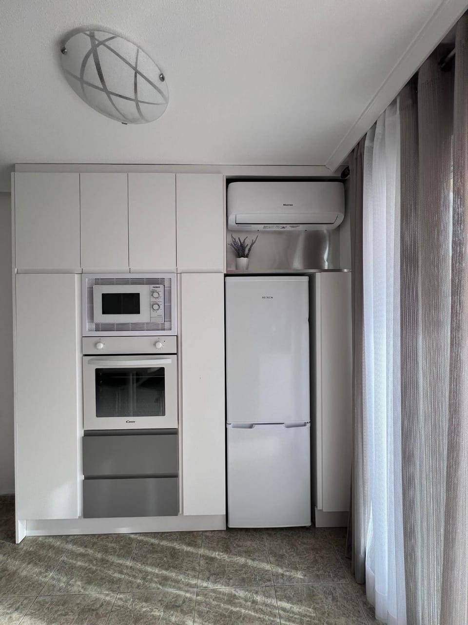 Kitchen or kitchenette