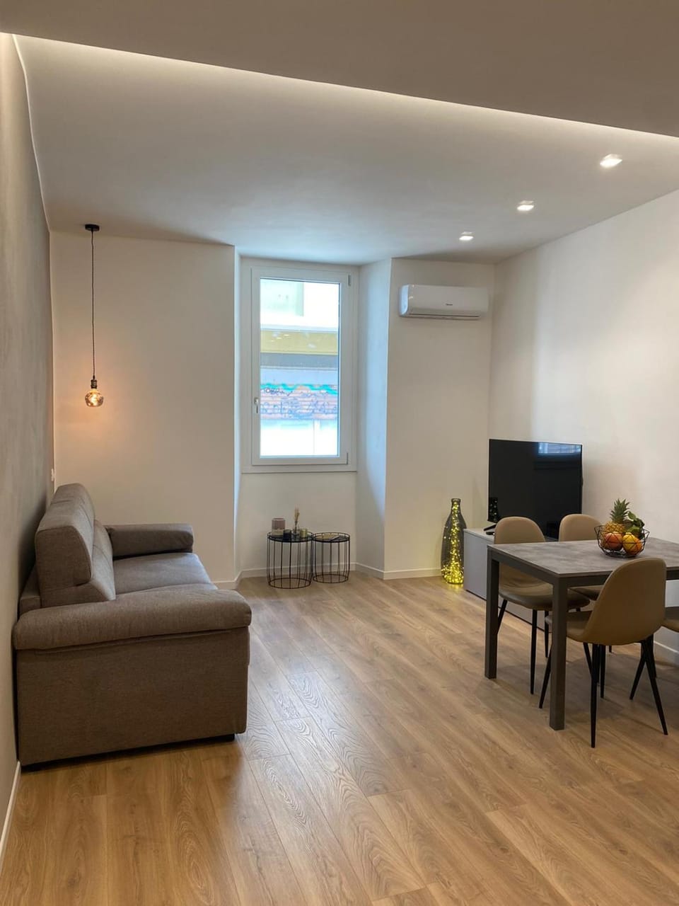 TV and multimedia, Dining area