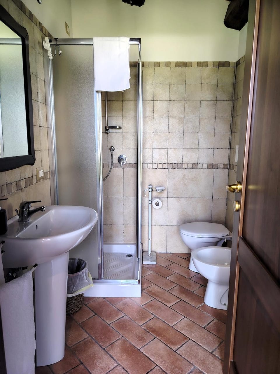 Shower, bidet