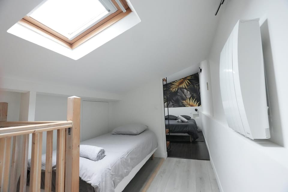 Night, Photo of the whole room, Bedroom