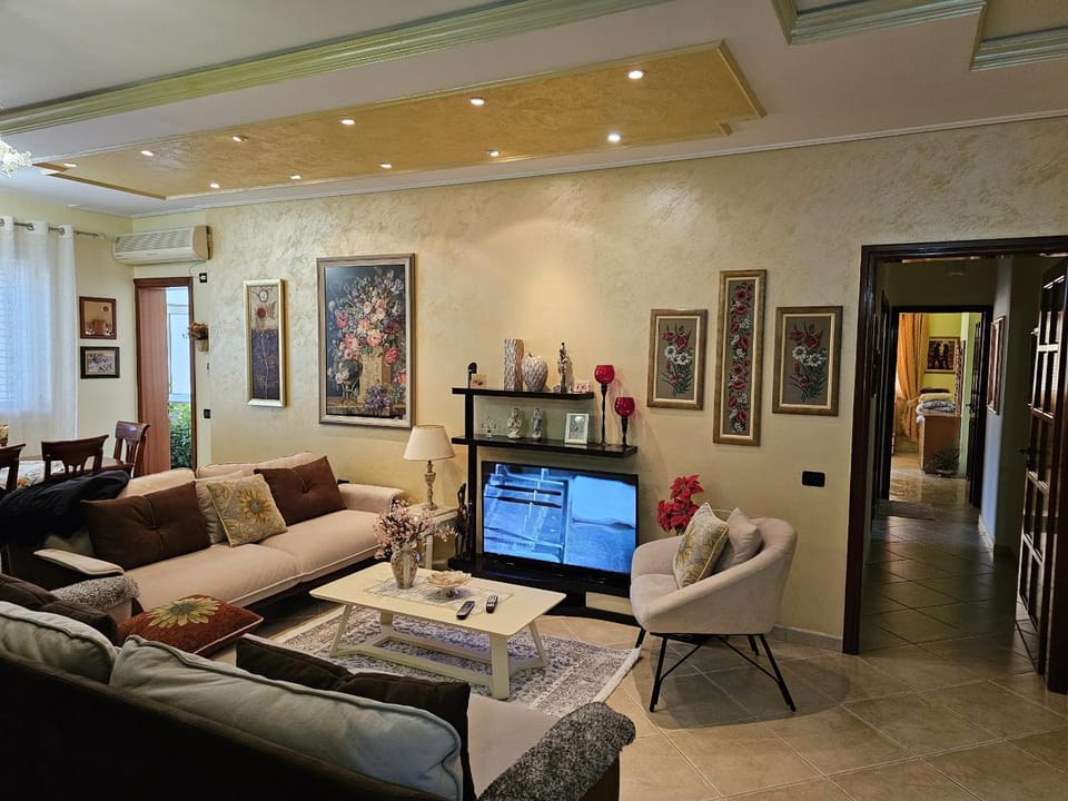 Communal lounge/ TV room, Living room