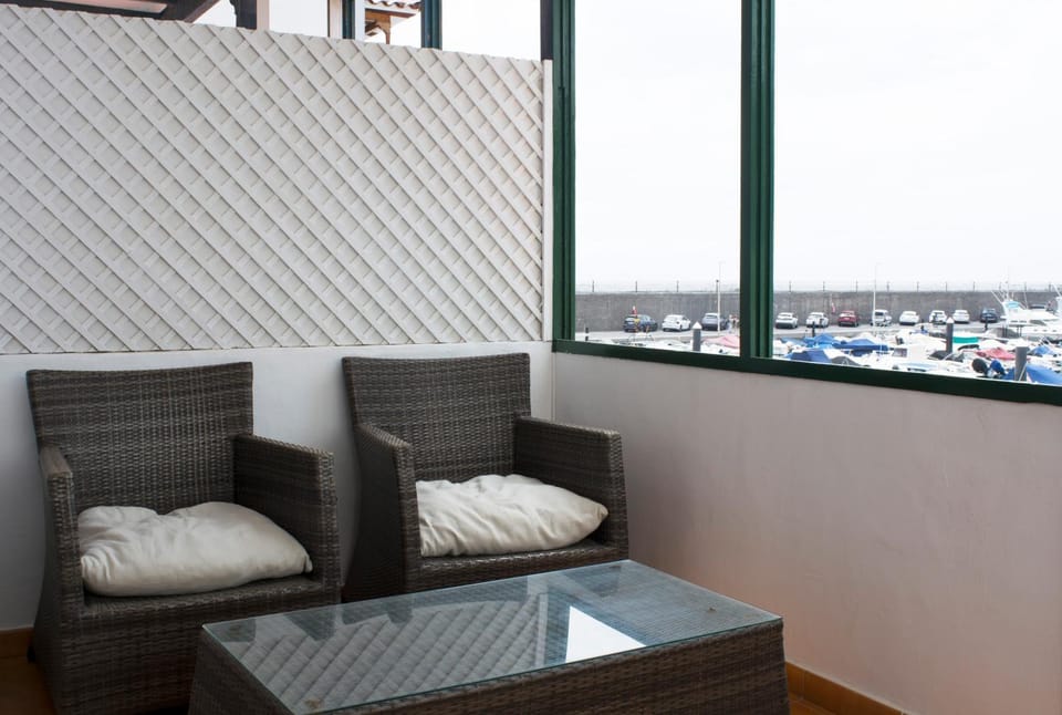 Balcony/Terrace, Landmark view, Mountain view, Sea view