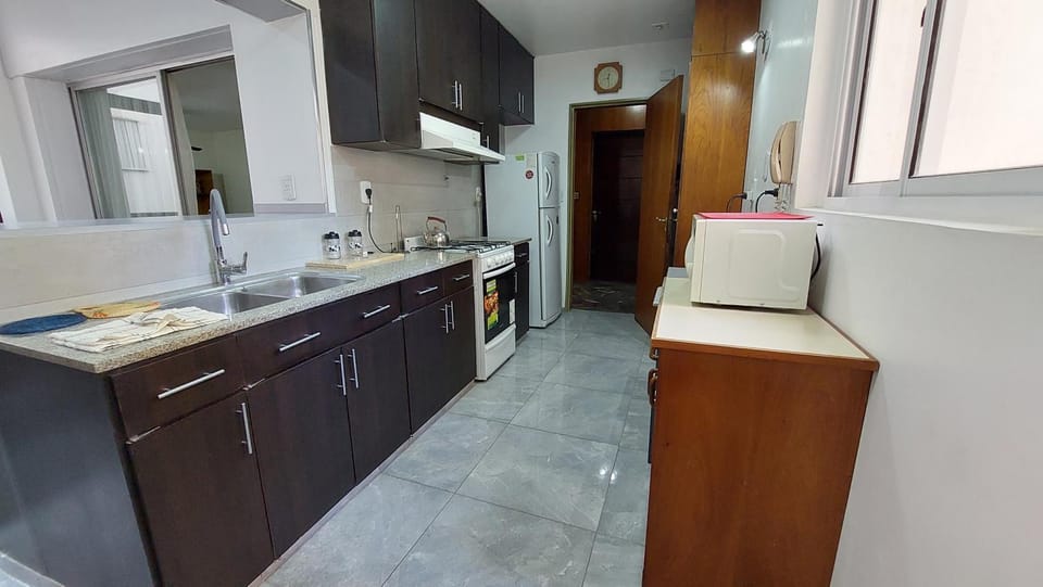 Kitchen or kitchenette, pet friendly, stove, toaster