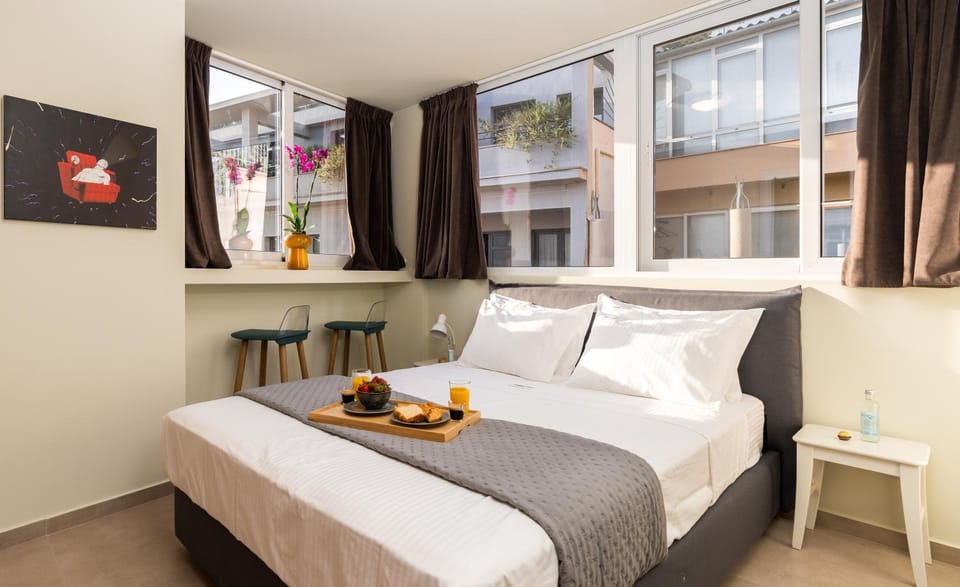 Bed, Photo of the whole room, Decorative detail, Bedroom