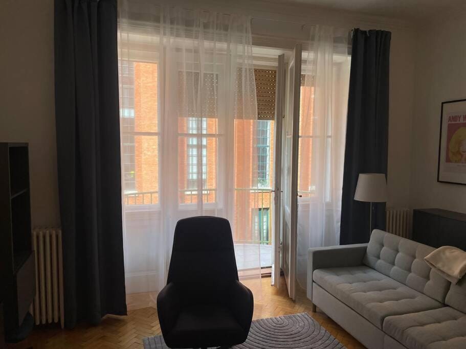3 bedroom apartment by the Parliament Apartment in Budapest