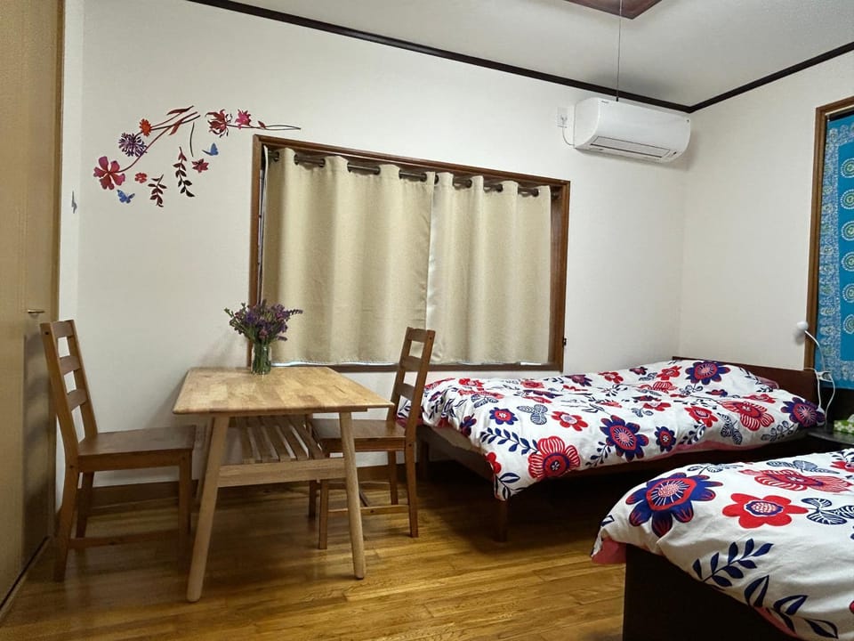Photo of the whole room, Bedroom