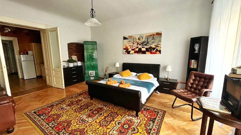 Ultracentral Vintage Apartment Black Church view steps away from Piata Sfatului Apartment in Brasov