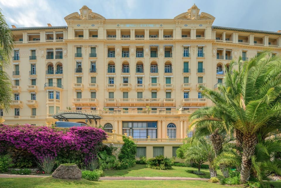 Property building, Natural landscape, Garden, Garden view