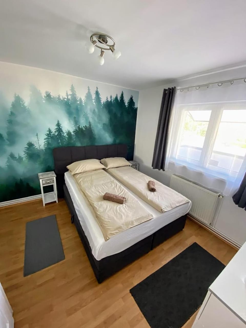 Bed, Photo of the whole room, Bedroom, towels