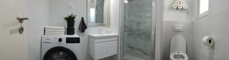 Modern Two Bedroom Apartment with Spacious Seaview Terrace and Free Parking Apartment in Šibenik-Knin County, Croatia