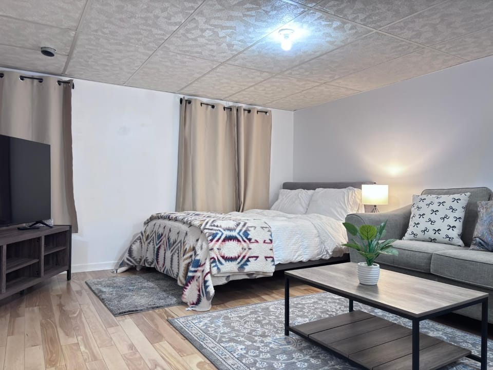 Bed, TV and multimedia