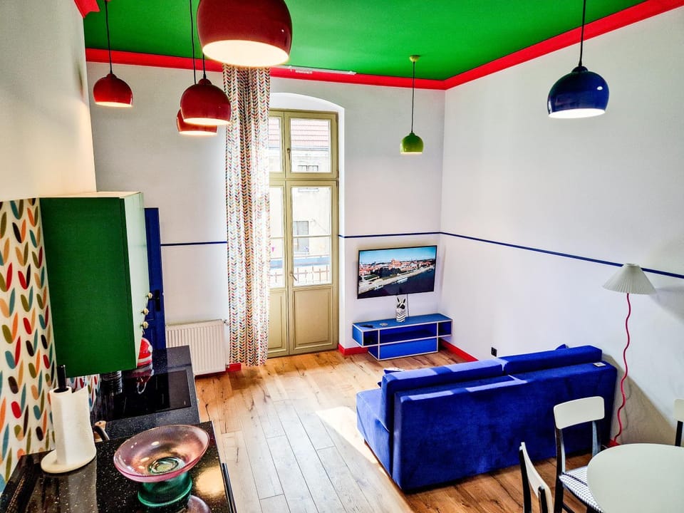 TV and multimedia, Living room, Photo of the whole room, Seating area, Dining area, kitchen