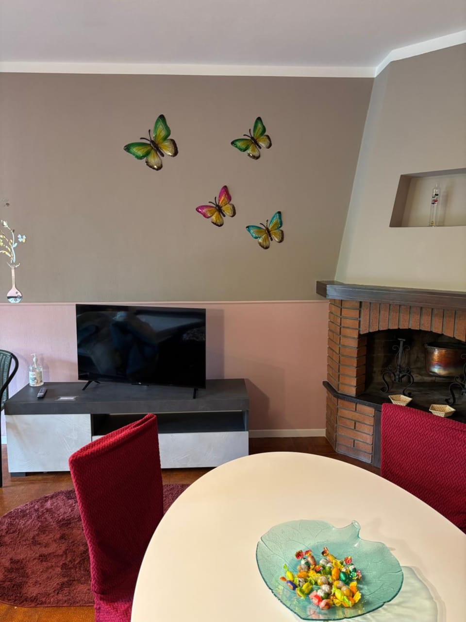 Communal lounge/ TV room, TV and multimedia, Living room, Seating area