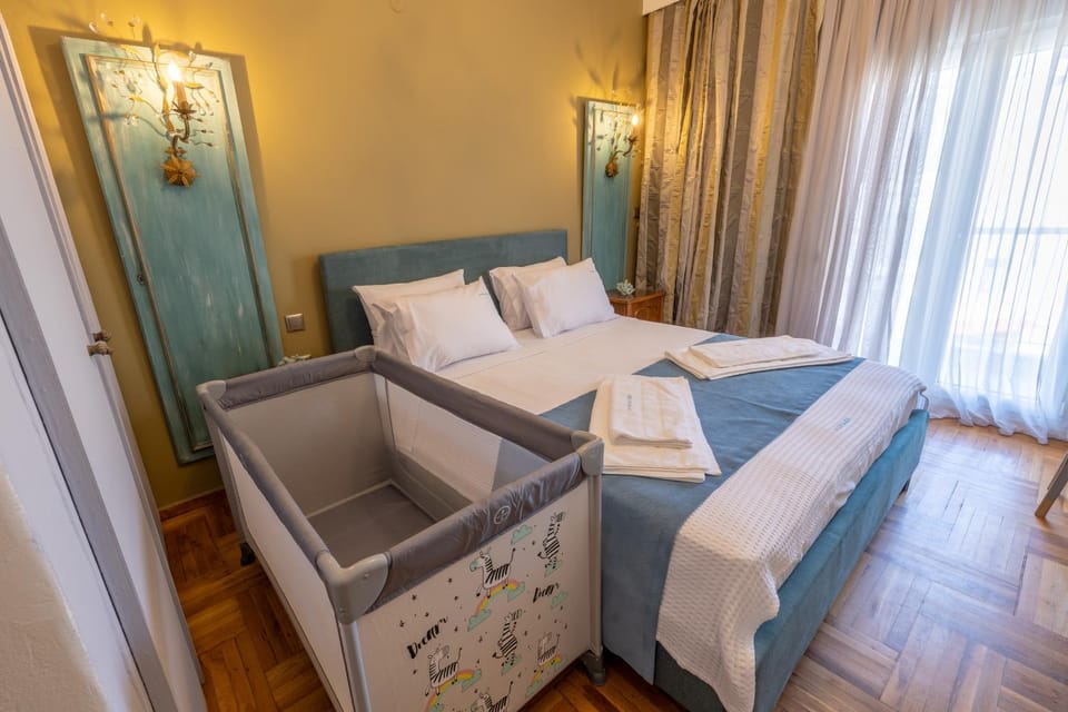Bed, Photo of the whole room, Bedroom, towels, wardrobe