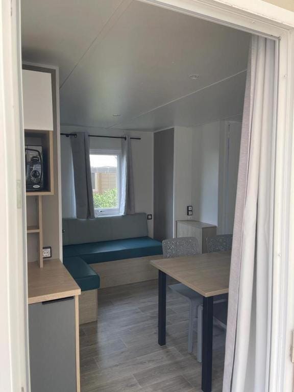 Charmant mobil home premium L048 Campground/ 
RV Resort in Narbonne