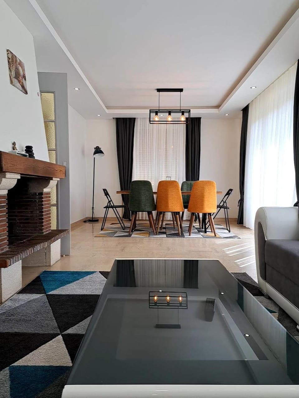 Living room, Seating area