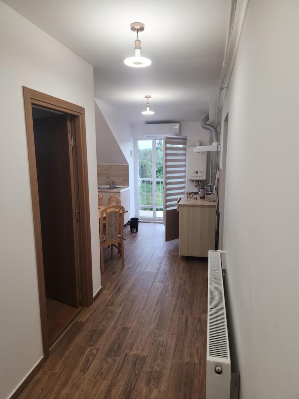 Kitchen or kitchenette, Seating area, Dining area