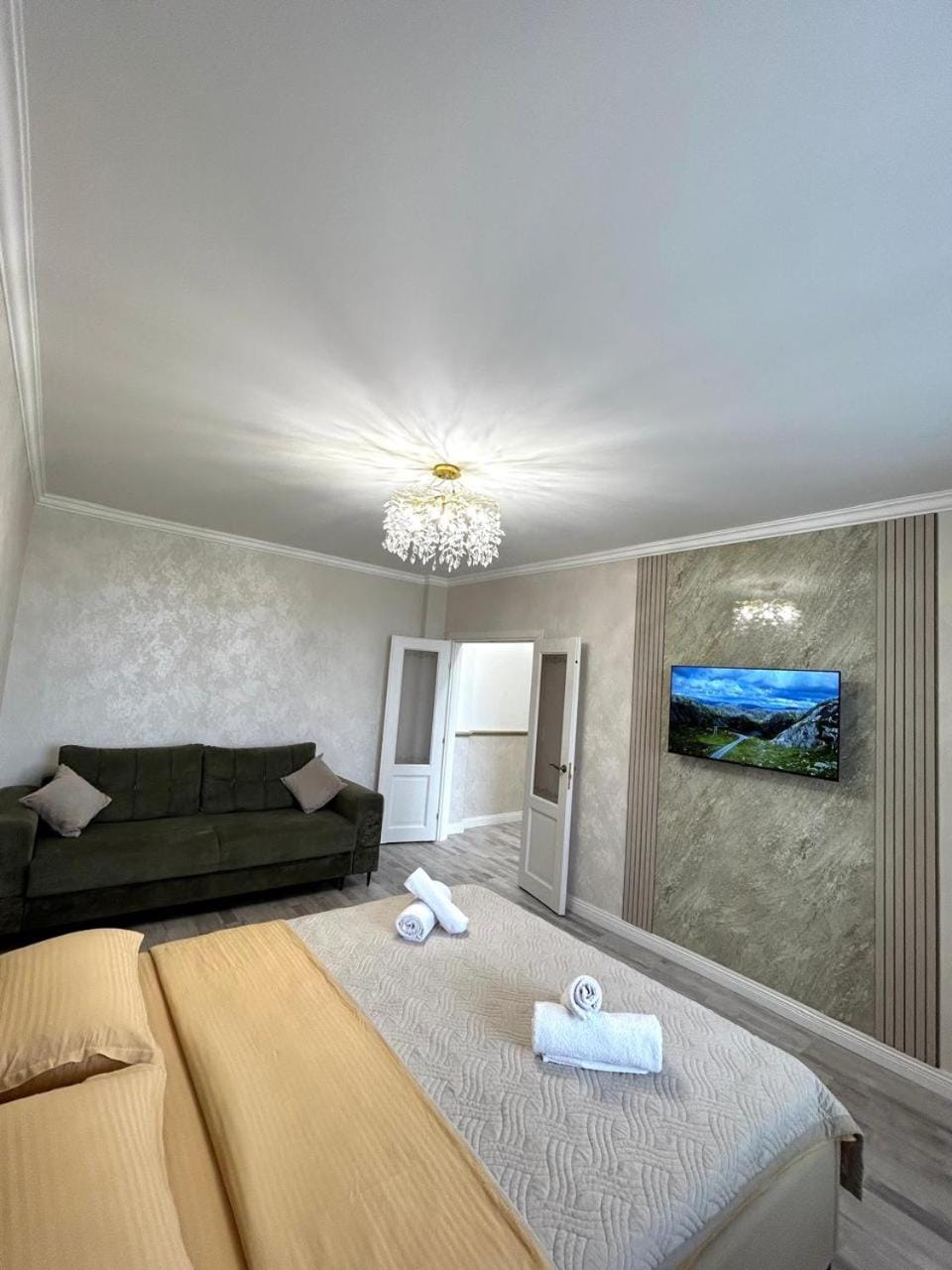 TV and multimedia, Photo of the whole room, Bedroom