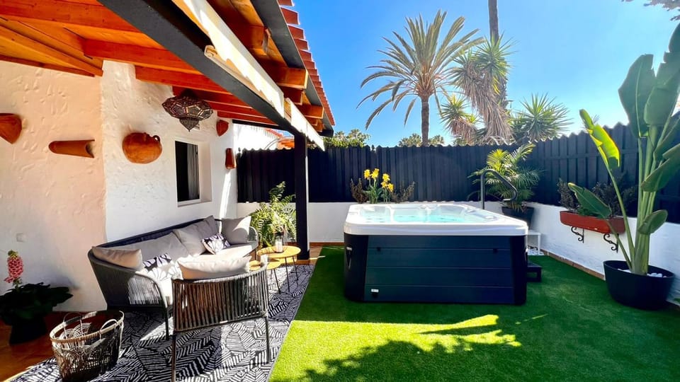 Garden, Hot Tub, Garden view, sunbed