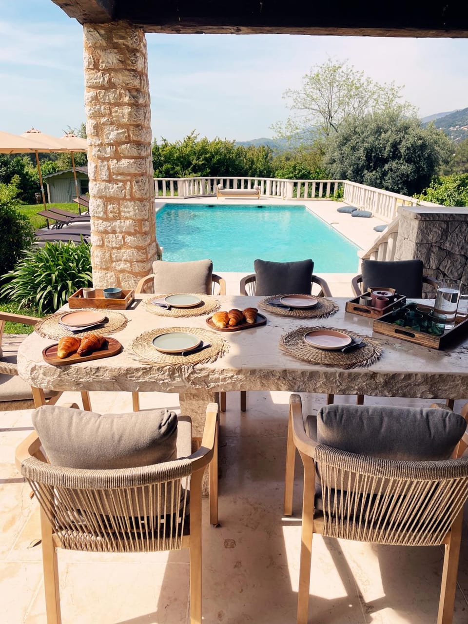 Patio, View (from property/room), Balcony/Terrace, Dining area, Mountain view, Pool view, Swimming pool, Breakfast, Breakfast