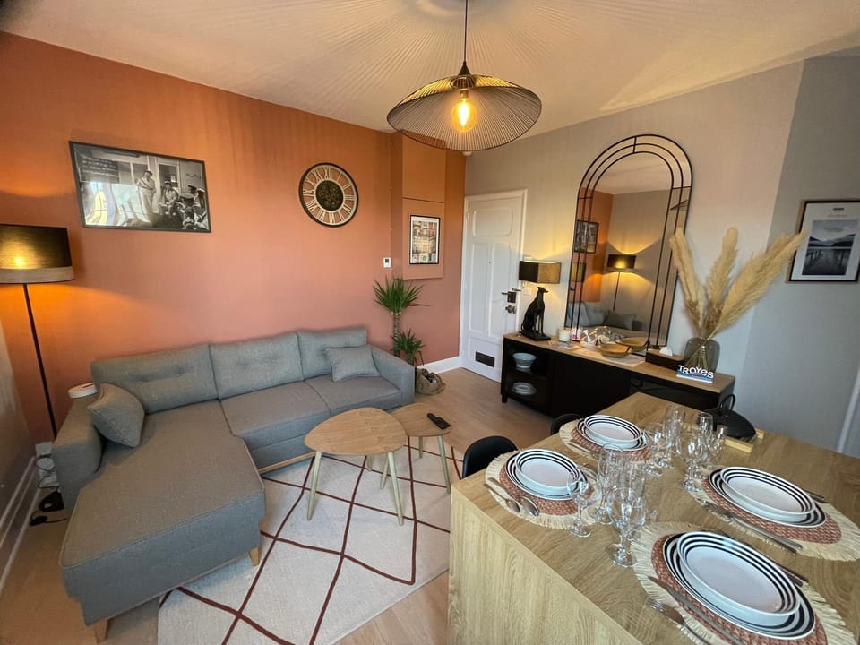 Le Treize au cœur du bouchon Apartment in Troyes