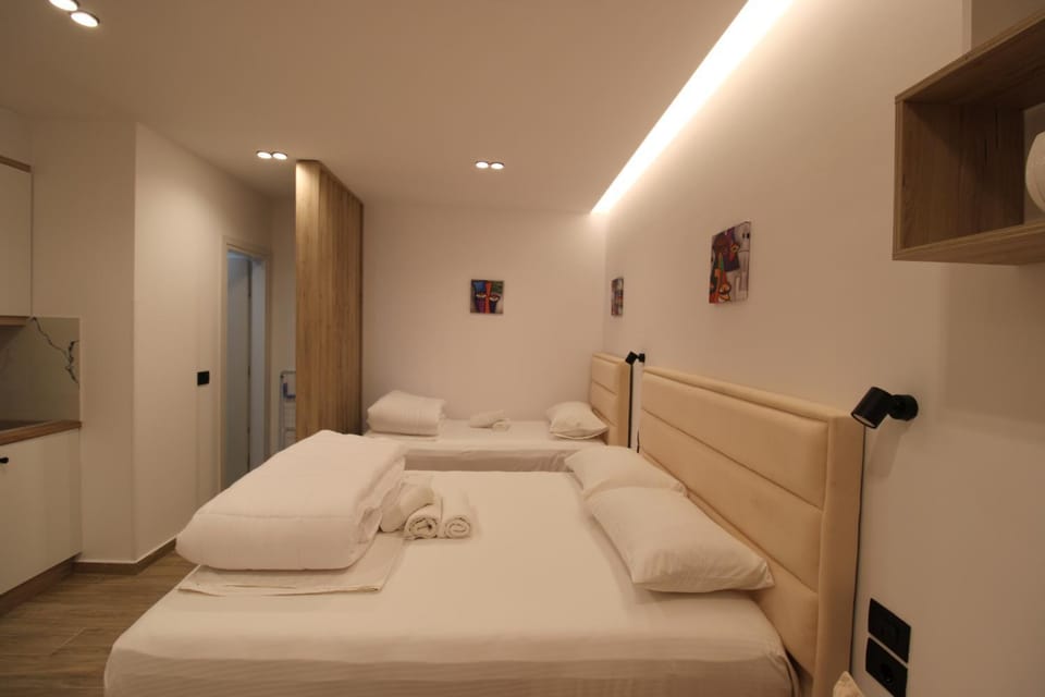 Bed, towels